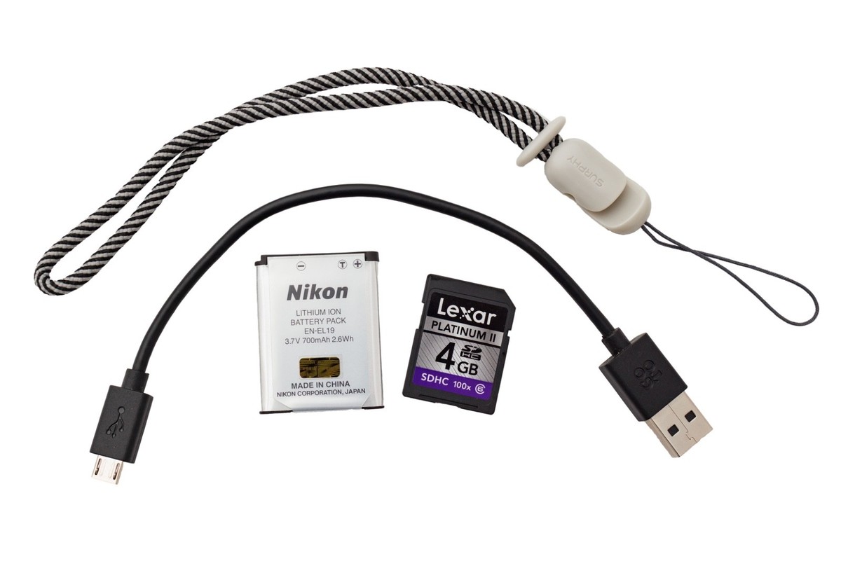 Nikon COOLPIX S33 13.2MP Digital Camera White 4GB SD USB Charger