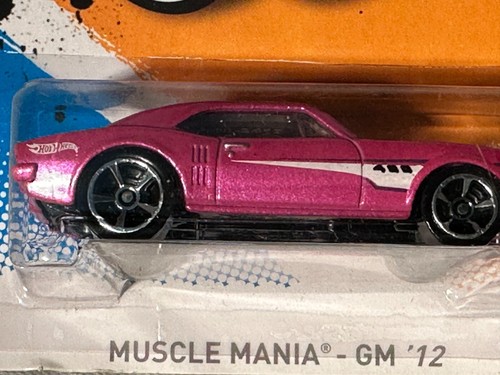 Hot Wheels 2012 2 Muscle Mania - GM '12 '67 Pontiac Firebird 400 Pink/Yellow - Picture 12 of 24