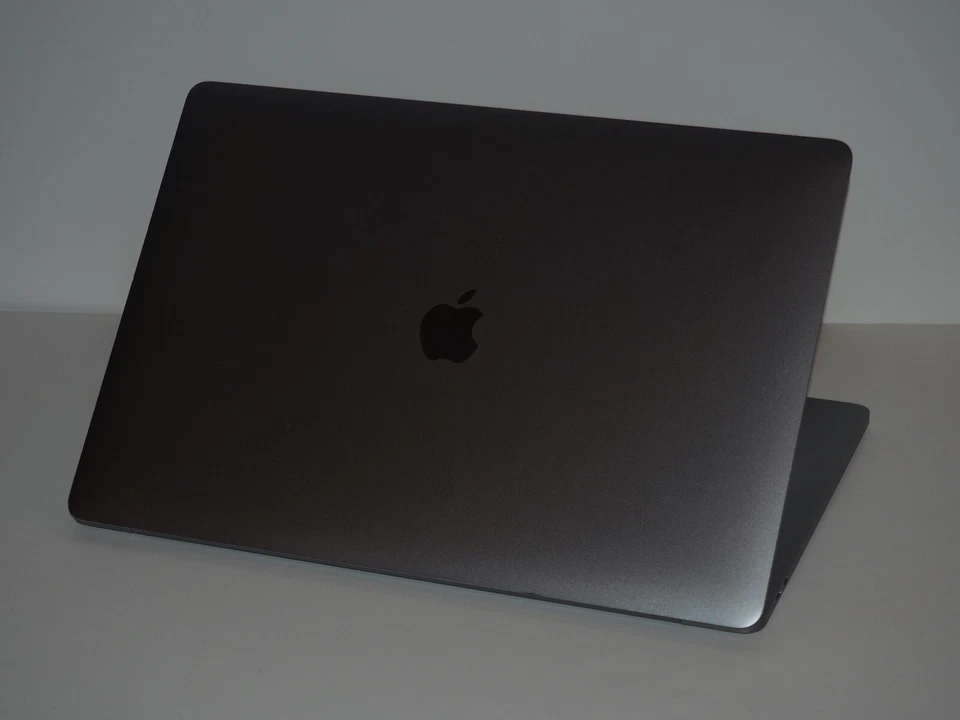 ¡¡CARGADO!! Apple MacBook Pro Retina 15" QuadCore i7 + TouchBar + 2024 OS + ¡EXTRAS! Foto 3 de 4