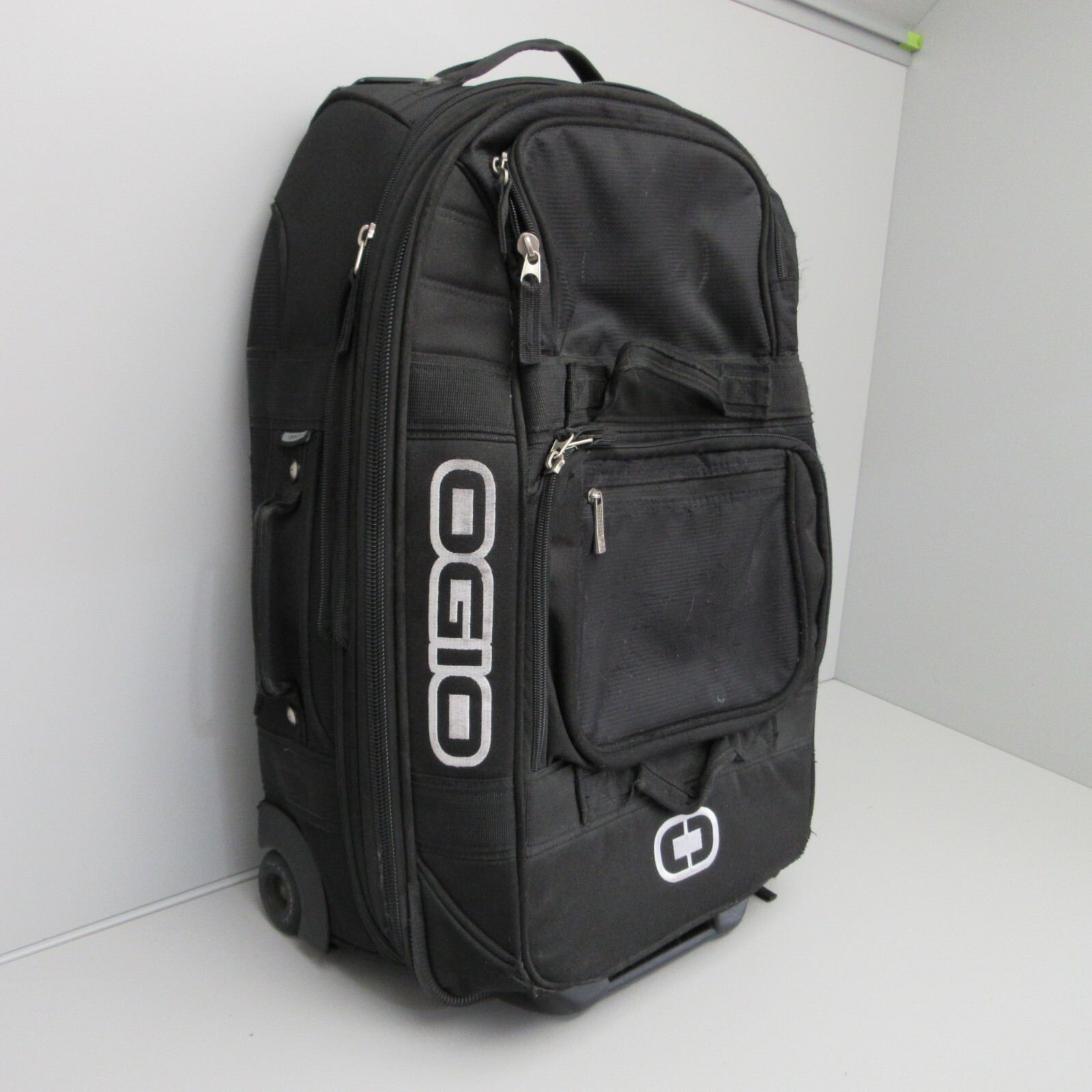 Ogio Layover Black Pindot Wheeled Rolling Suitcase Luggage CarryOn