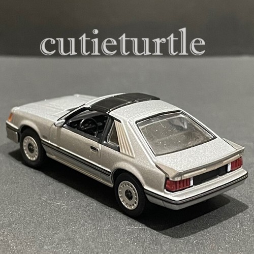 1:64 1982 Ford Mustang GT Diecast Model Car Metallic Silver - Picture 2 of 3