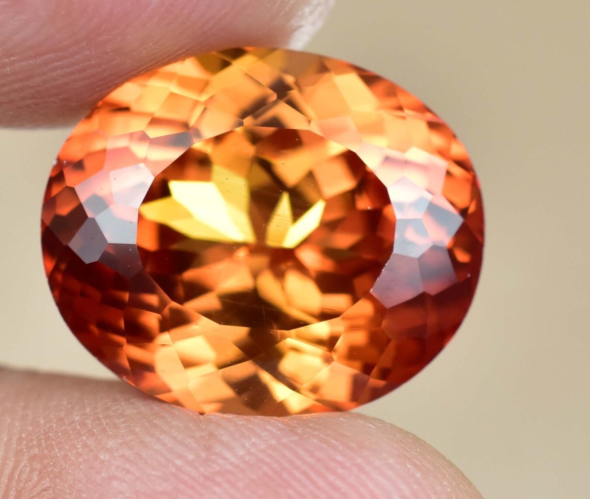 Natural imperial Topaz 20.40 Ct Oval Stunning Flawless AGL