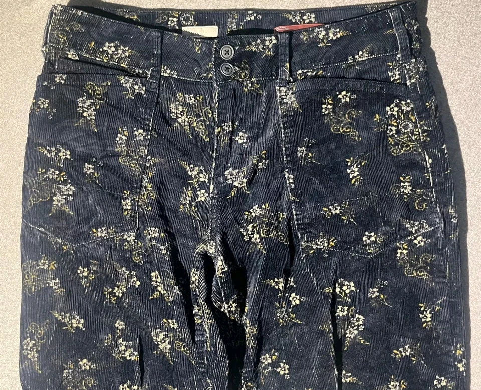 Pantalones de pana Pilcro para mujer talla 31 negros florales pierna recta tiro medio Foto 3 de 4