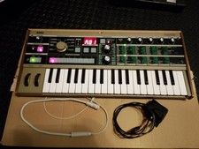 Korg microKorg Synthesiser w/ orig adaptor & vocoder mic