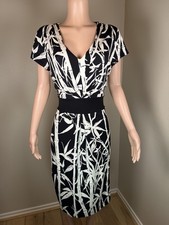 Talbots 10 Black/White Abstract Sheath Dress V-Neck Short Sleeve Knee Zip