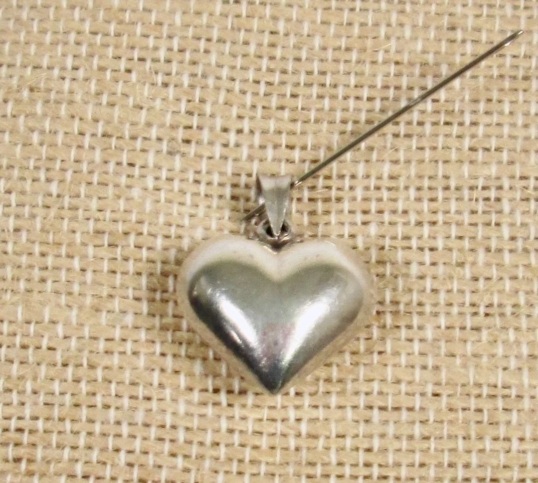 Puffy Heart Pendant In Retro Costume Necklaces & Pendants  display picture 1
