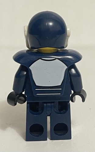 Lego Minifigures Series 4 Hockey Player No Skates No Stand - Picture 4 of 5