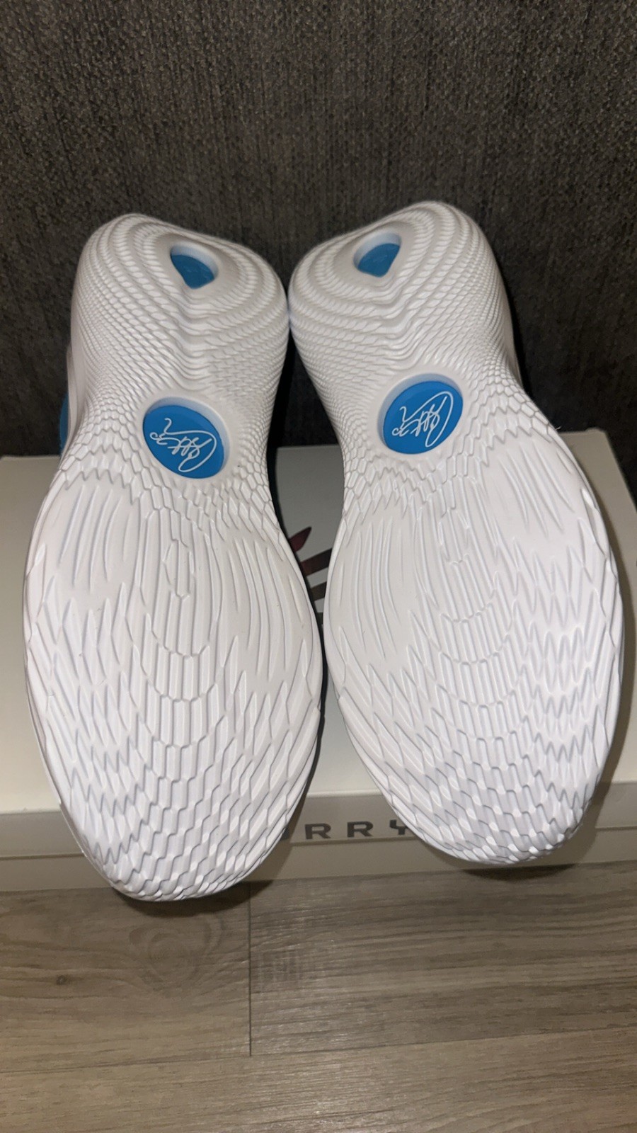 Under Armour Curry Flow 11 Mouthguard Mens Sz 12 Carolina Blue White 3027725-400 thumbnail 6