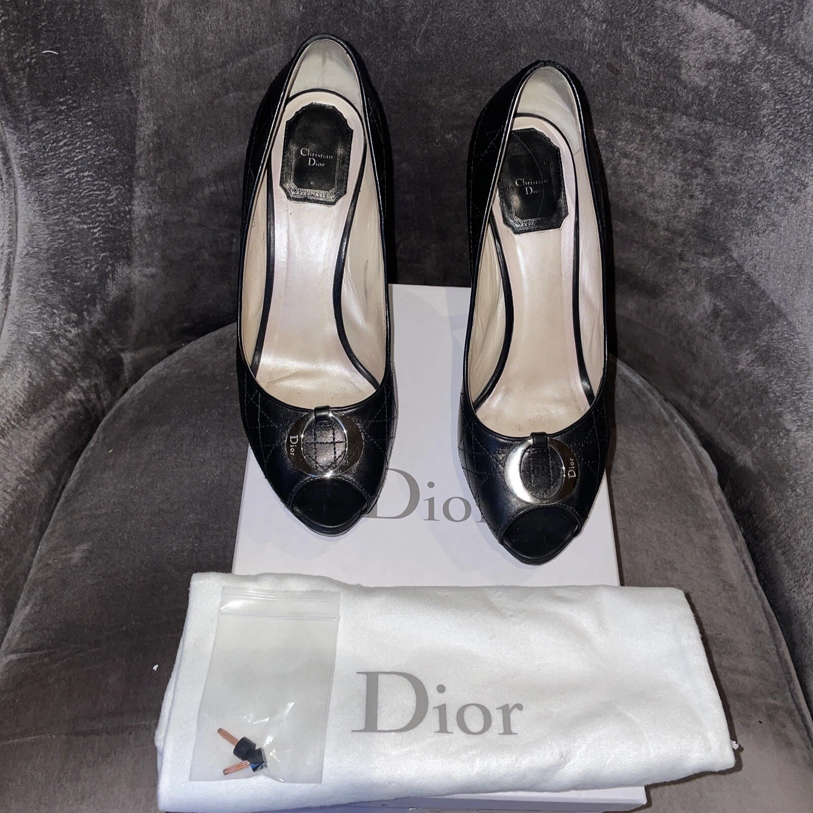 Chaussures noires bout ouvert Christian Dior   pointure 39