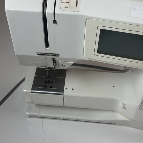 BERNINA 1630 SEWING MACHINE Only Ships Free - Picture 4 of 7