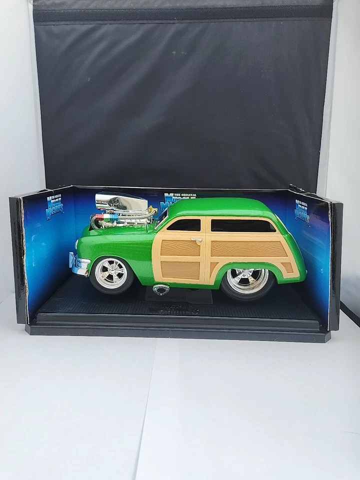 2001 MUSCLE MACHINES California TOO HOT 1:18 "50 Green Woody" - Image 2 of 4