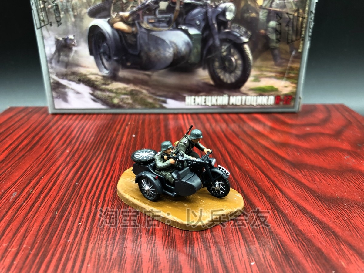 BMW R-71, 1939 moto allemande avec un side-car, soldats, à la