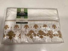VTGWamsutta Lustercale Sheet Crowning Touch White & Gold Embroidered Twin Flat