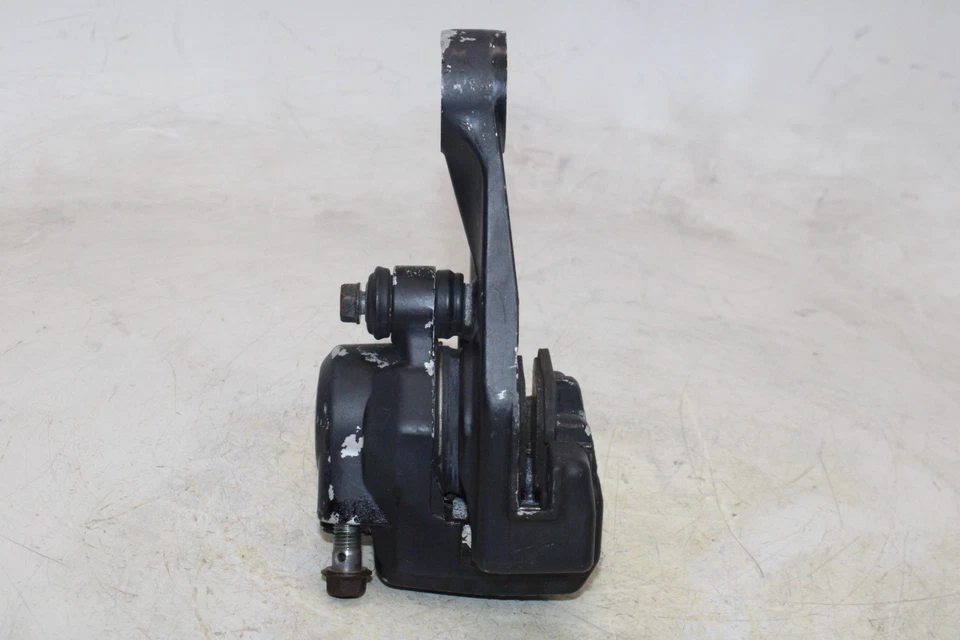 80-81 YAMAHA XS850 OEM PINZA DE FRENO TRASERA CON SOPORTE DE MONTAJE Foto 3 de 4
