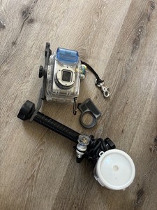 CANON POWERSHOT SD900 in underwear housing with sea and sea us-60 light 