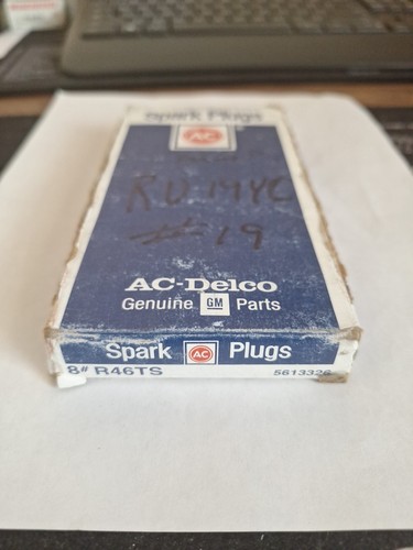 Genuine GM ACDelco R46TS Spark Plugs ( Pack of 8 ) New old Stock