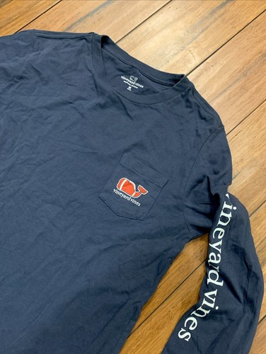 Vineyard Vines Boys M (14-16) Navy Longsleeves Football Whale-VGUC! - Picture 4 of 4