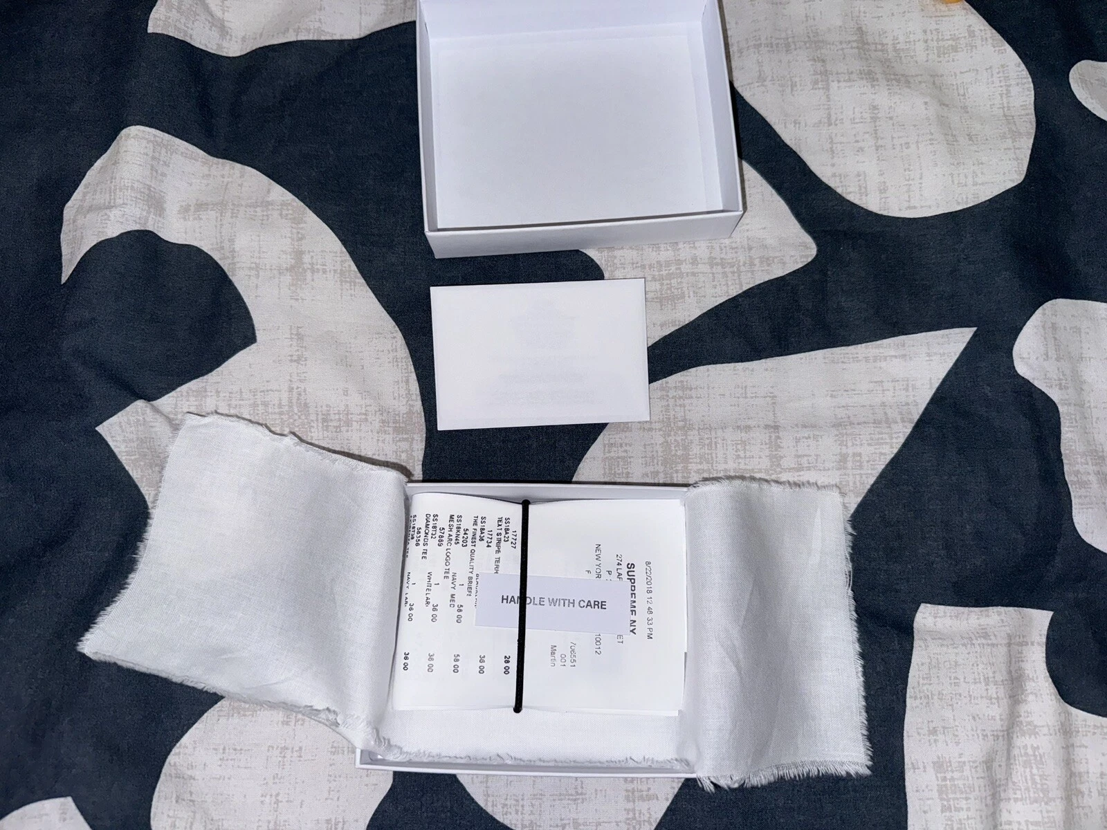 Portefeuille Supreme MM6 Maison Margiela Reciept Neuf ! En main ?