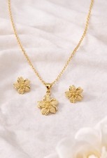 18K Gold Plated Flower Jewelry Set Necklace Stud Earrings Elegant Floral Gift