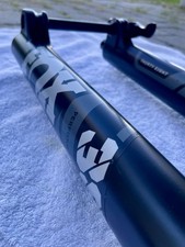 FOX 38 PERFORMANCE FLOAT 27.5 180MM GRIP2