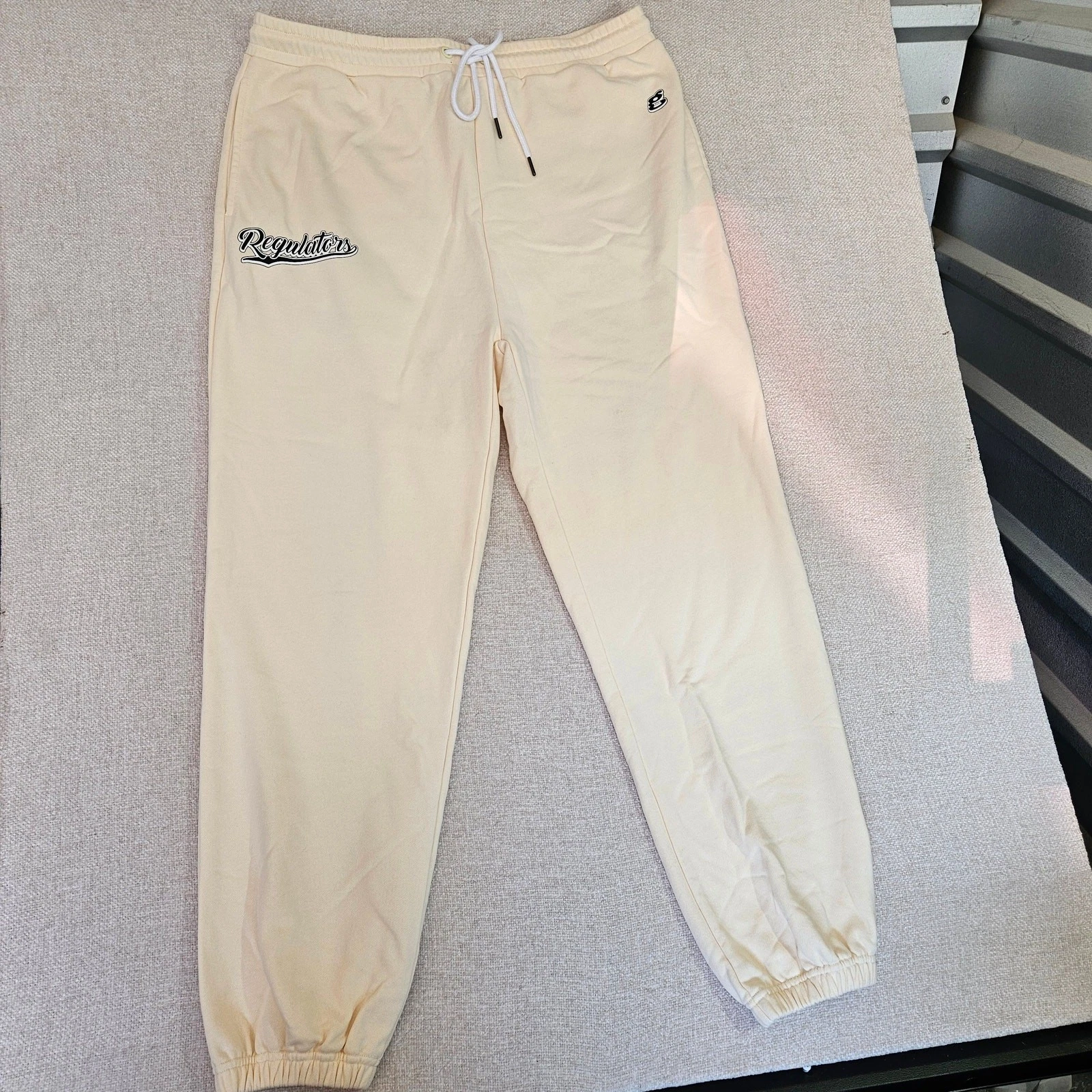 Regulators Jogger Sweatpants Mens 2XL Cream New No Tags