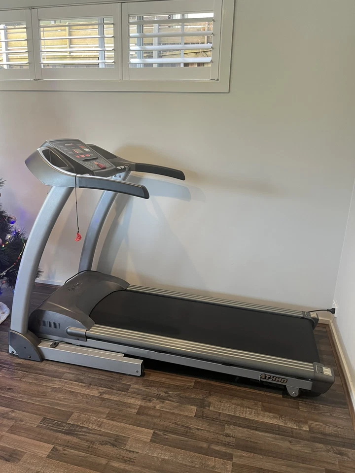 Avanti AT480 Treadmill - image 2 of 3
