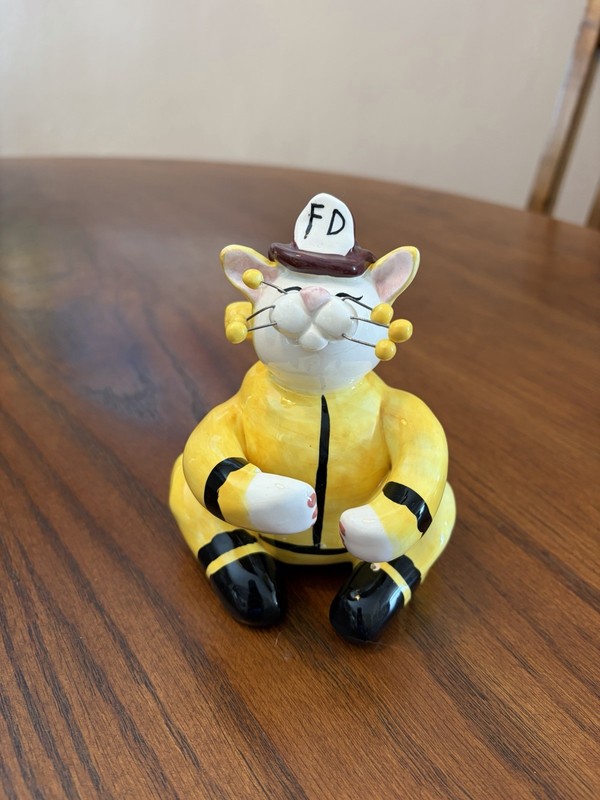 2001 Limited Edition 4332 of 10,000 Whimsiclay "Fire Cheif" Cat Figurine Amy...