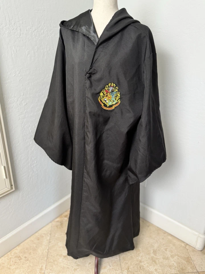 Bata de Harry Potter Hogwarts grande negra con capucha por rubíes disfraces Halloween Foto 2 de 4