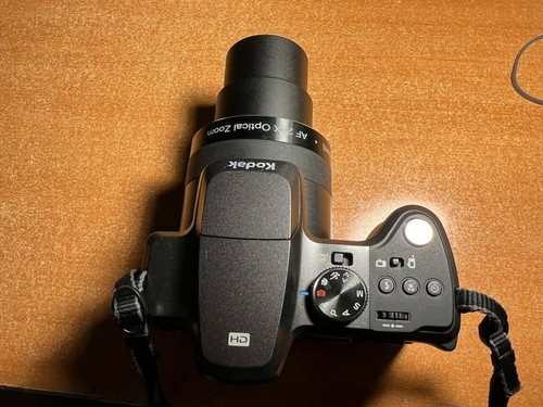 Kodak EasyShare Z981 14.0MP Digital Camera + SD Card (1080) - Picture 4 of 10
