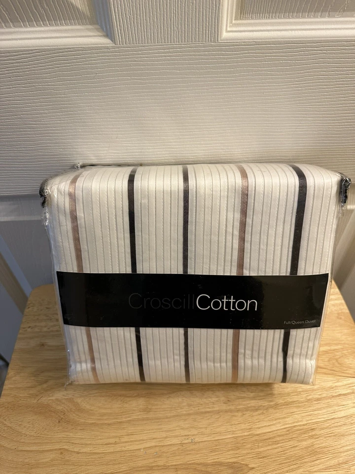 Nueva funda nórdica completa/queen plisada Croscill Home Westport solamente Foto 2 de 4