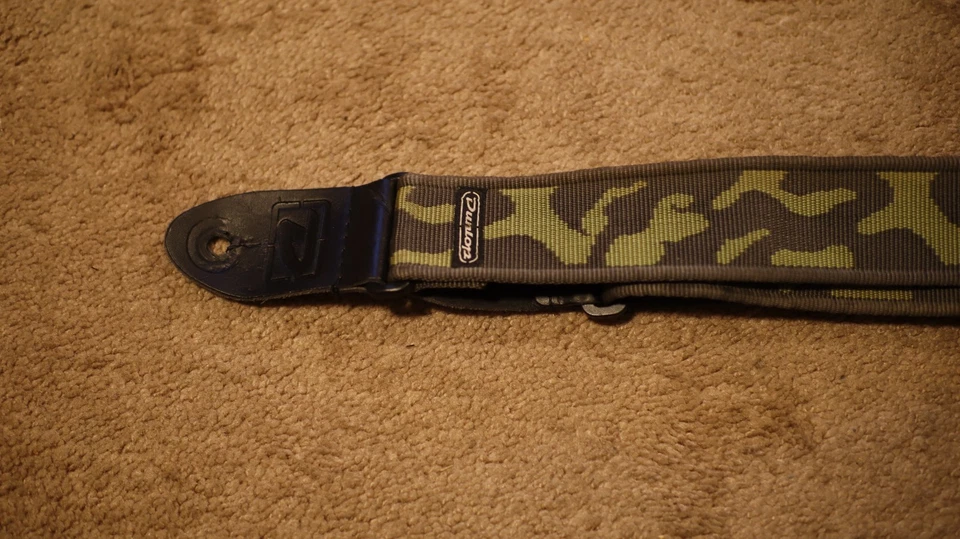 Correa de guitarra tejida clásica Dunlop D38-10GY verde camuflaje, camuflaje verde Foto 2 de 4