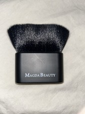 Magda beauty makeup brush