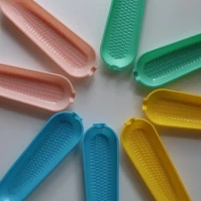 Vtg Aodaer? Corn on the Cob Trays Set of 8 Plastic, Pink, Blue, Green, Yellow 9"