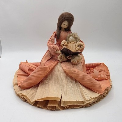 Vintage Nans 1990 Corn Husk Doll Mother Reading to Child Folk Art Figurine Peach