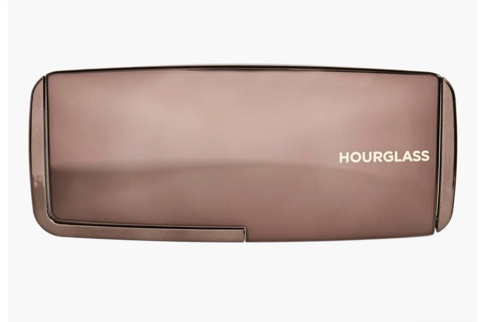 New HOURGLASS AMBIENT LIGHTING PALETTE .11 OZ / 3.3 G FINISHING POWDER 3 SHADES - Image 2 of 4