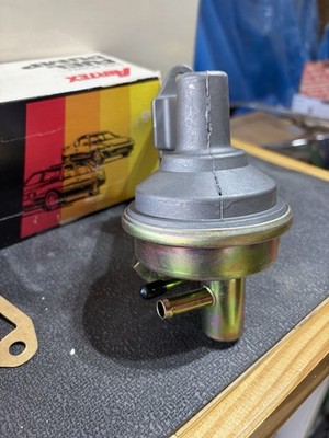 Oldsmobile V8 Mechanical Fuel Pump With Box And Gasket New.