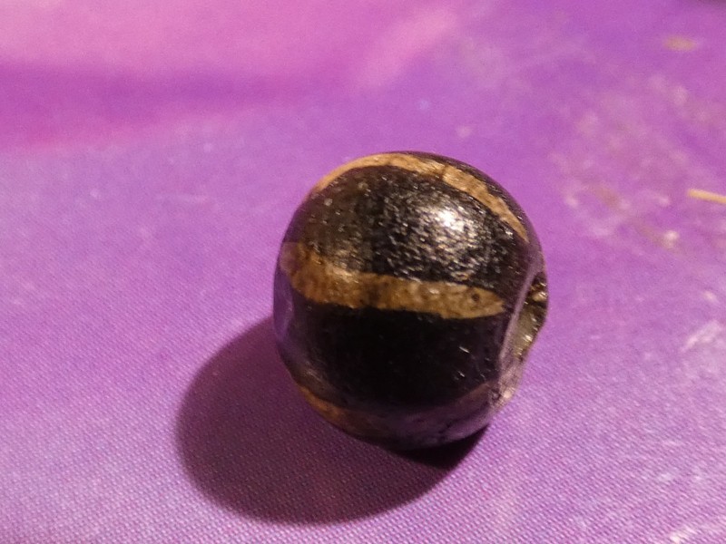 ANCIENT BLACK WHITE PYU LINE DECORATED 6 STRIPED AGATE BEAD 8.6 MM HEAT MARK