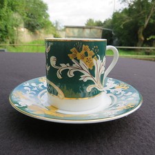 tasse litron a moka en porcelaine de paris ou saxe décor de chérubin putti ange