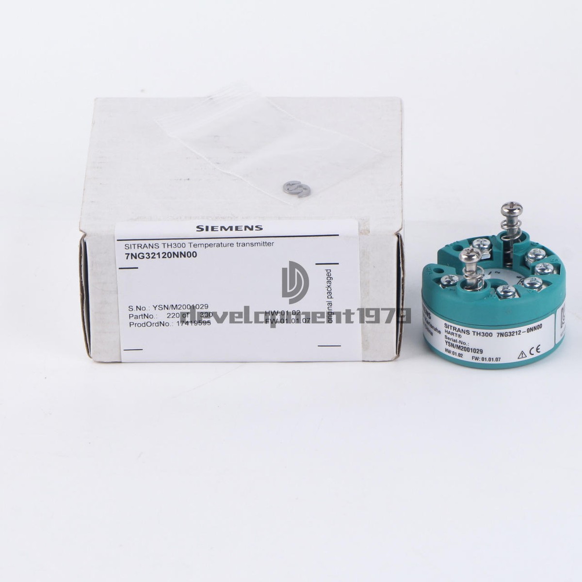 つん　S7 1PC NEW Siemens SITRANS TH300 7NG3212-0NN00 TEMPERATURE