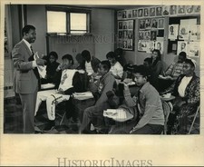 1985 Press Photo Students at Cornerstone Learning Center, Milwaukee - mja88897