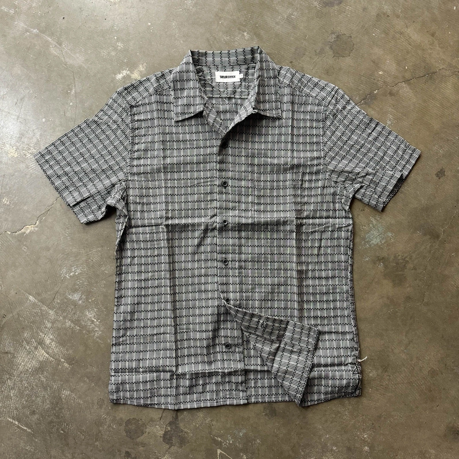 NEW Mens Taylor Stitch Short Sleeve Hawthorne Button Down Camp Collar Shirt 40
Opens in a new window