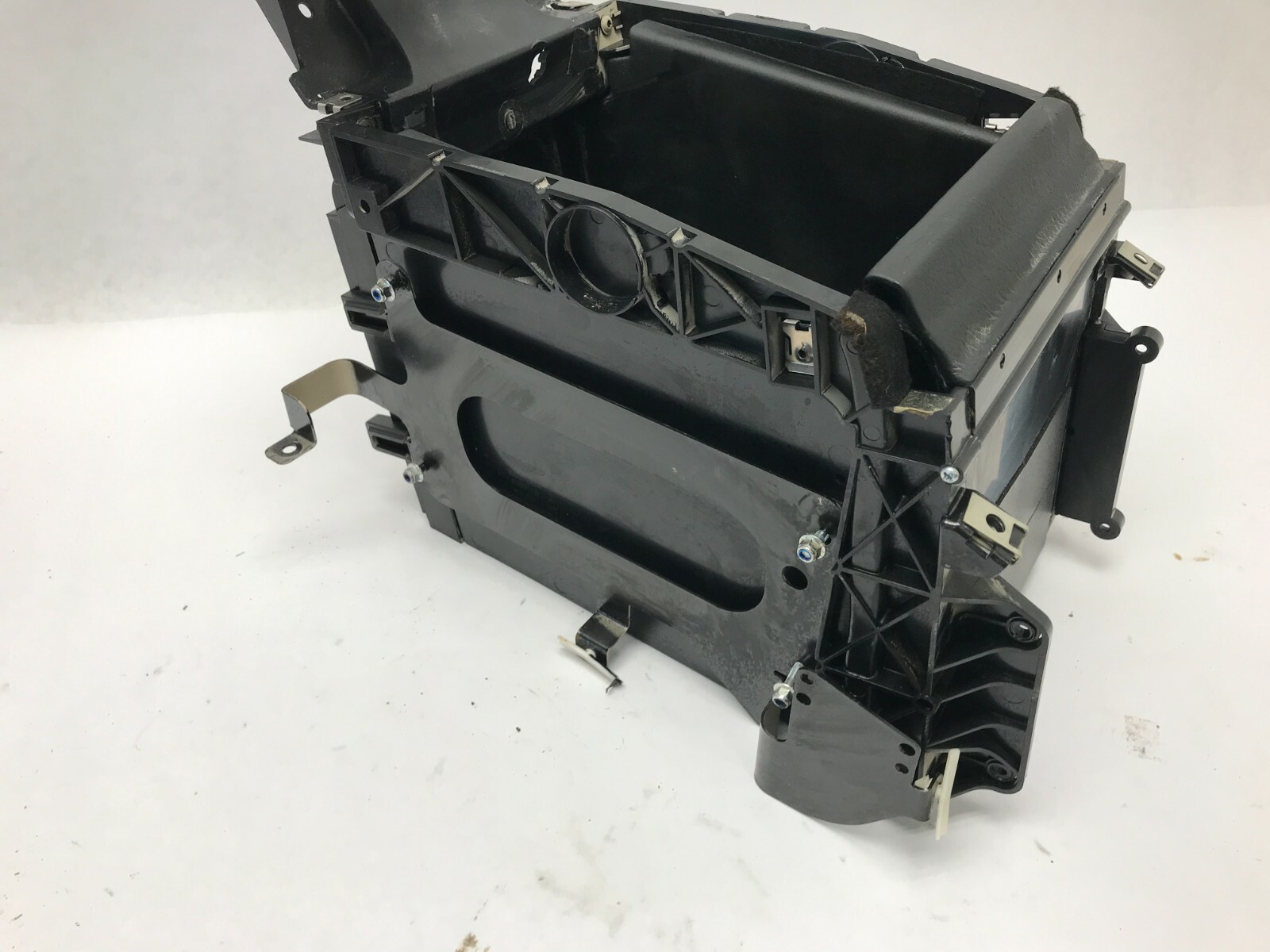 09-16 ASTON MARTIN V8 VANTAGE 4.7 CONVERTIBLE CENTER CONSOLE STORAGE 