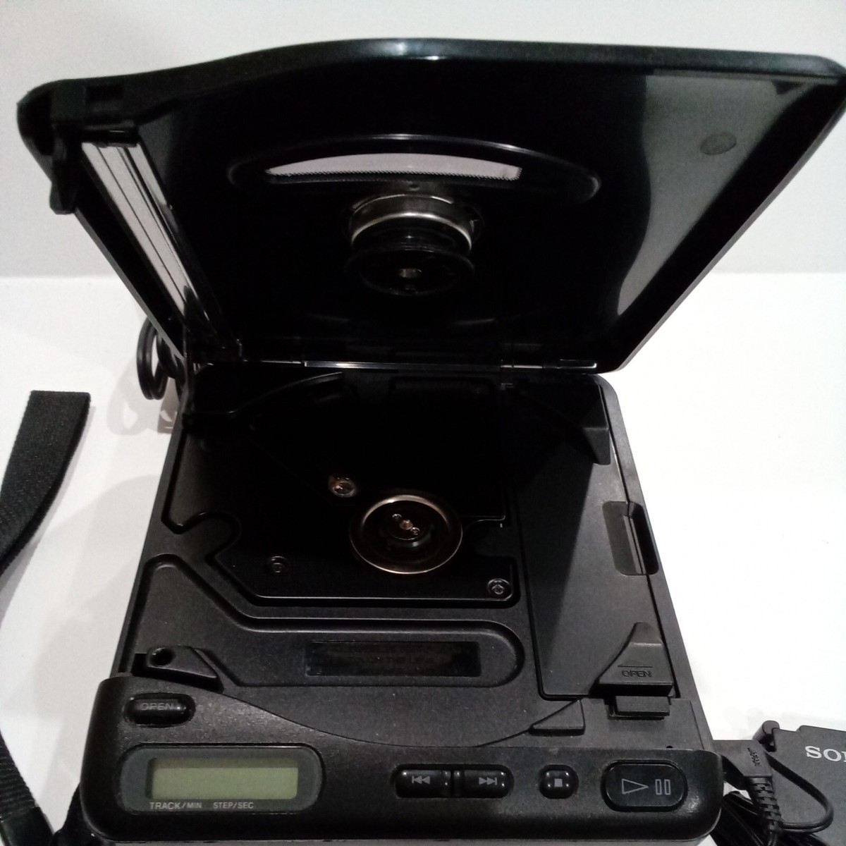 Sony D-11 Discman With Car Mount Plate CPM-200P & Cassette