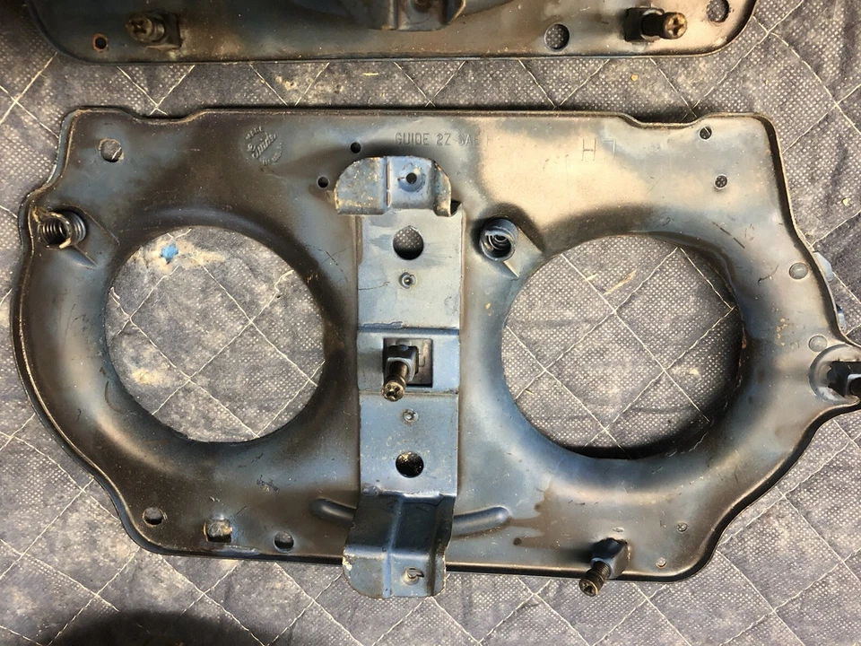 Pontiac GTO 1964 LeMans Tempest - Juego de panel de montaje de faros izquierdo derecho Foto 3 de 4