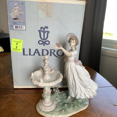 Lladro #6106 ''Spring Joy  Girl at Fountain Birdbath No. 135 /Original box 1994