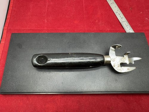 Vintage Ekco Manual Can Opener w Plastic Handle USA
