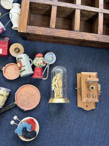 Vintage Wood Shelf House Shaped Knick Knack With 50 Plus Miniatures Collection - Picture 8 of 11