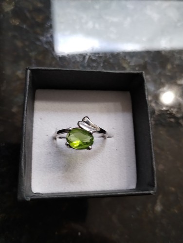 Peridot Ring, Sterling Silver, August Birthstone, Vintage Ring, Promise Ring sz6 - Picture 7 of 10