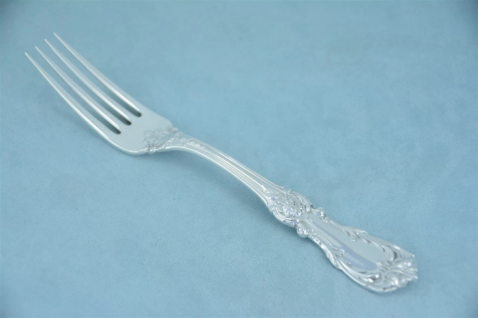 Tenedor de cena verdadero Reed & Barton borgoña esterlina 7-7/8" marca antigua sin monograma Foto 2 de 4