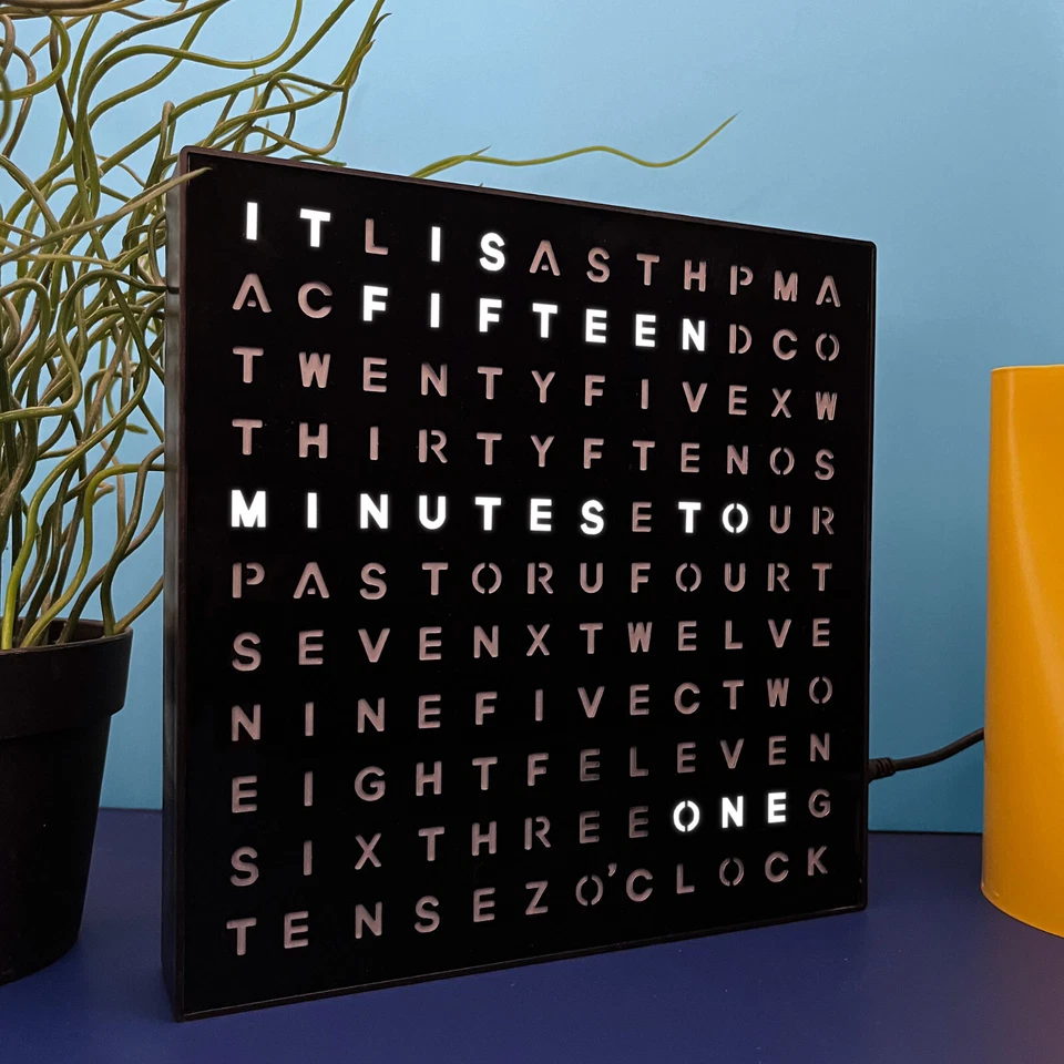 Reloj de escritorio LED Word - 7,8" X 7,8" X 2" - Alimentado por cable USB - Un artículo de regalo único Foto 4 de 4